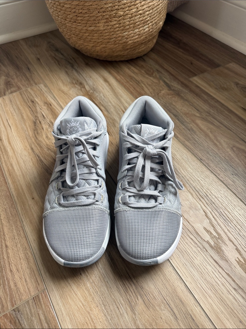 Nike LaBron James Witness 7 High Top Sneakers - Picture 2 of 5
